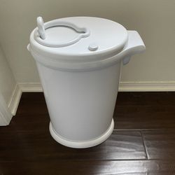 Ubbi Diaper pail- White 