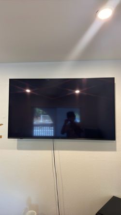 TV with wall mounting