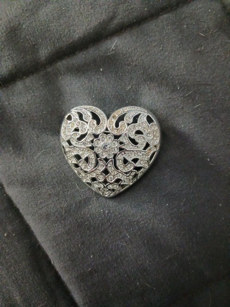 Silver Heart Pin - Brand New