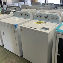 Whirlpool, Washer And Dryer Set