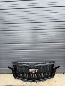 CADILLAC ESCALADE ORIGINAL OEM FRONT BLACK GRILLE WITH EMBLEM 2021-2024
