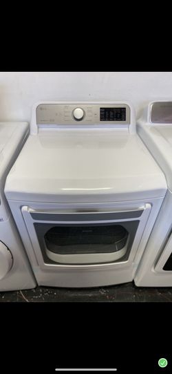 New LG - 7.3 Cu. Ft. Smart Electric Dryer with EasyLoad Door - White
