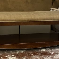 Bench In Good Condition 