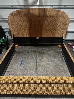 Stanley Furniture King Size Wicker/Rattan Bed Frame