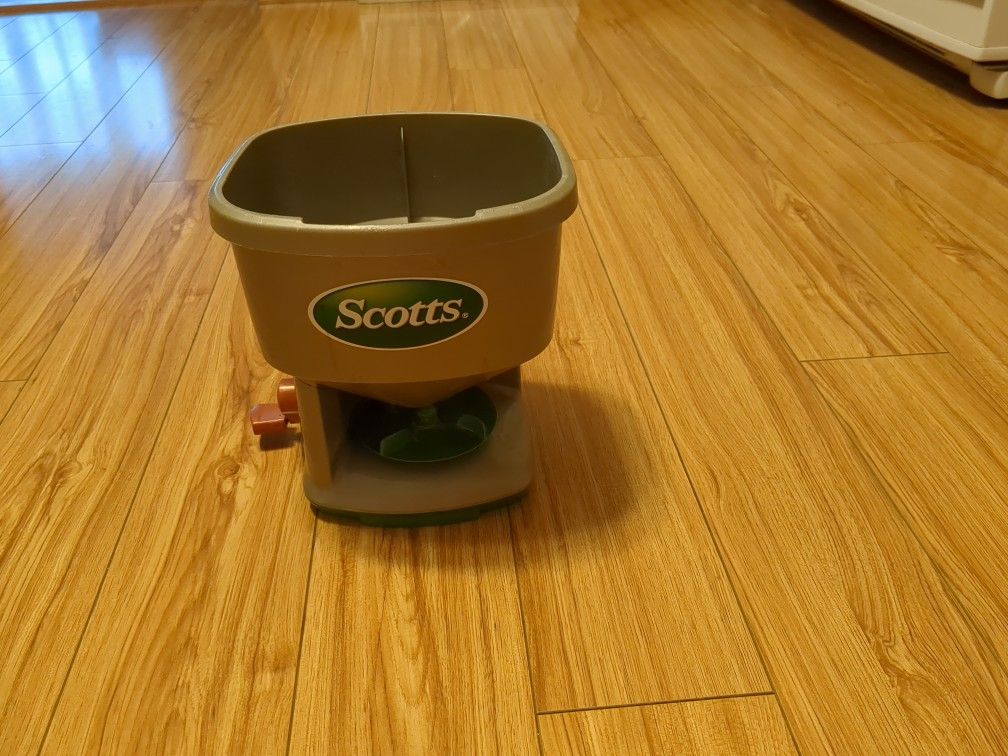 Hand Held Crank Grass Seeder