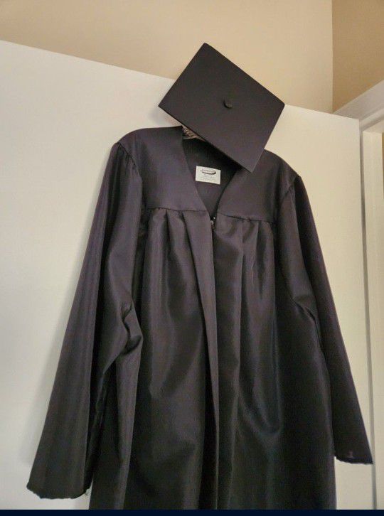 Black graduation Cap And Gown