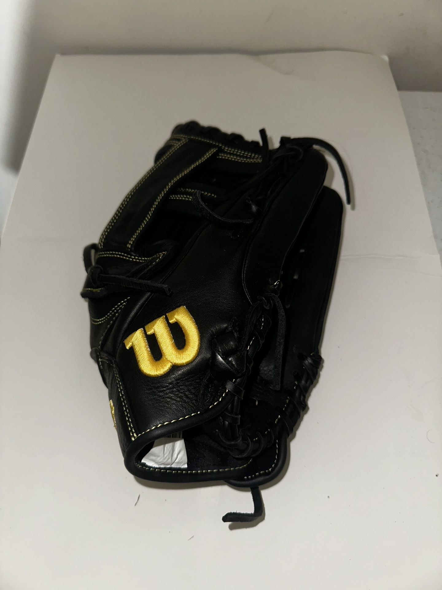 Wilson A950 series slow pitch glove