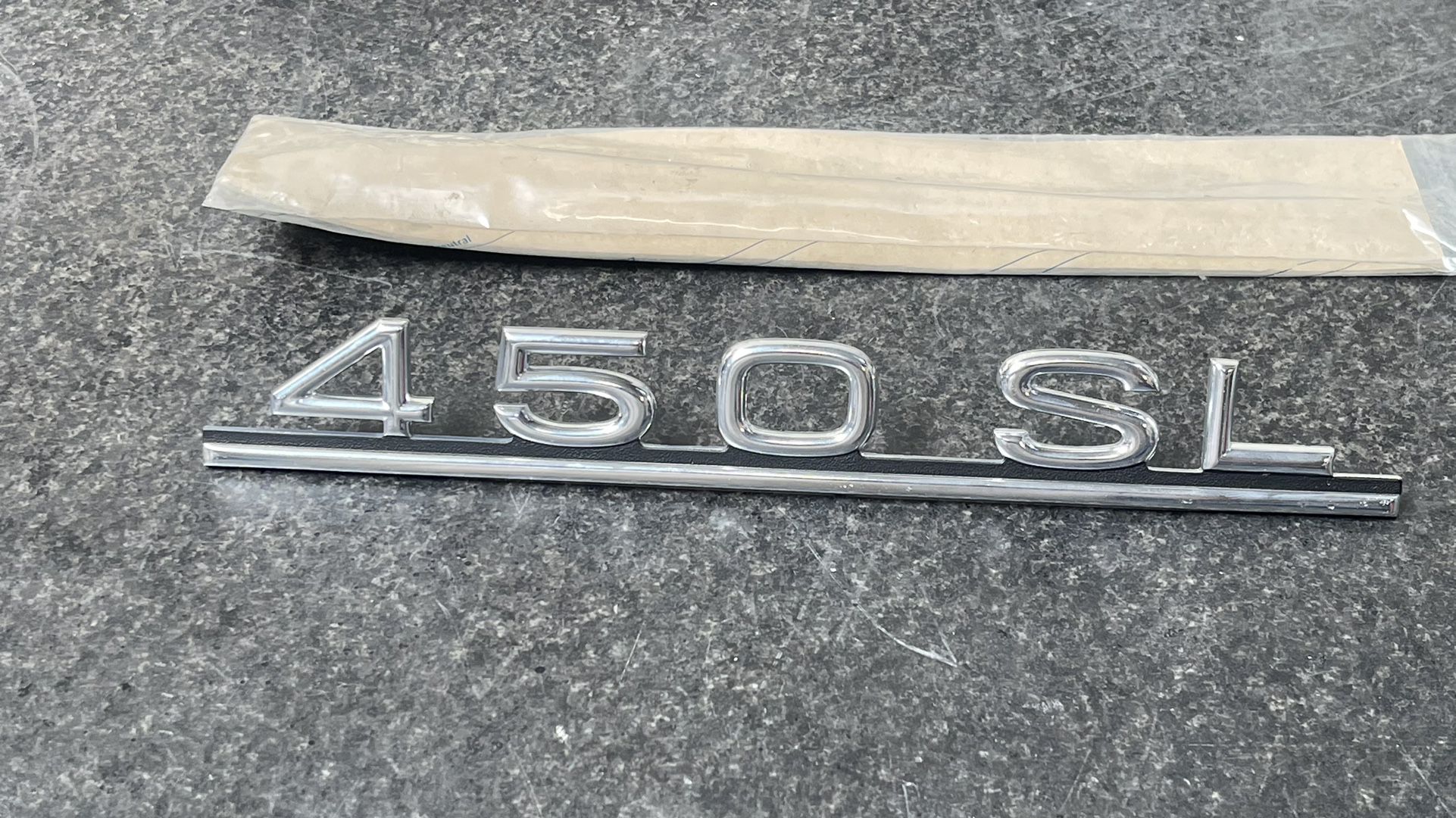Mercedes 450SL Emblem