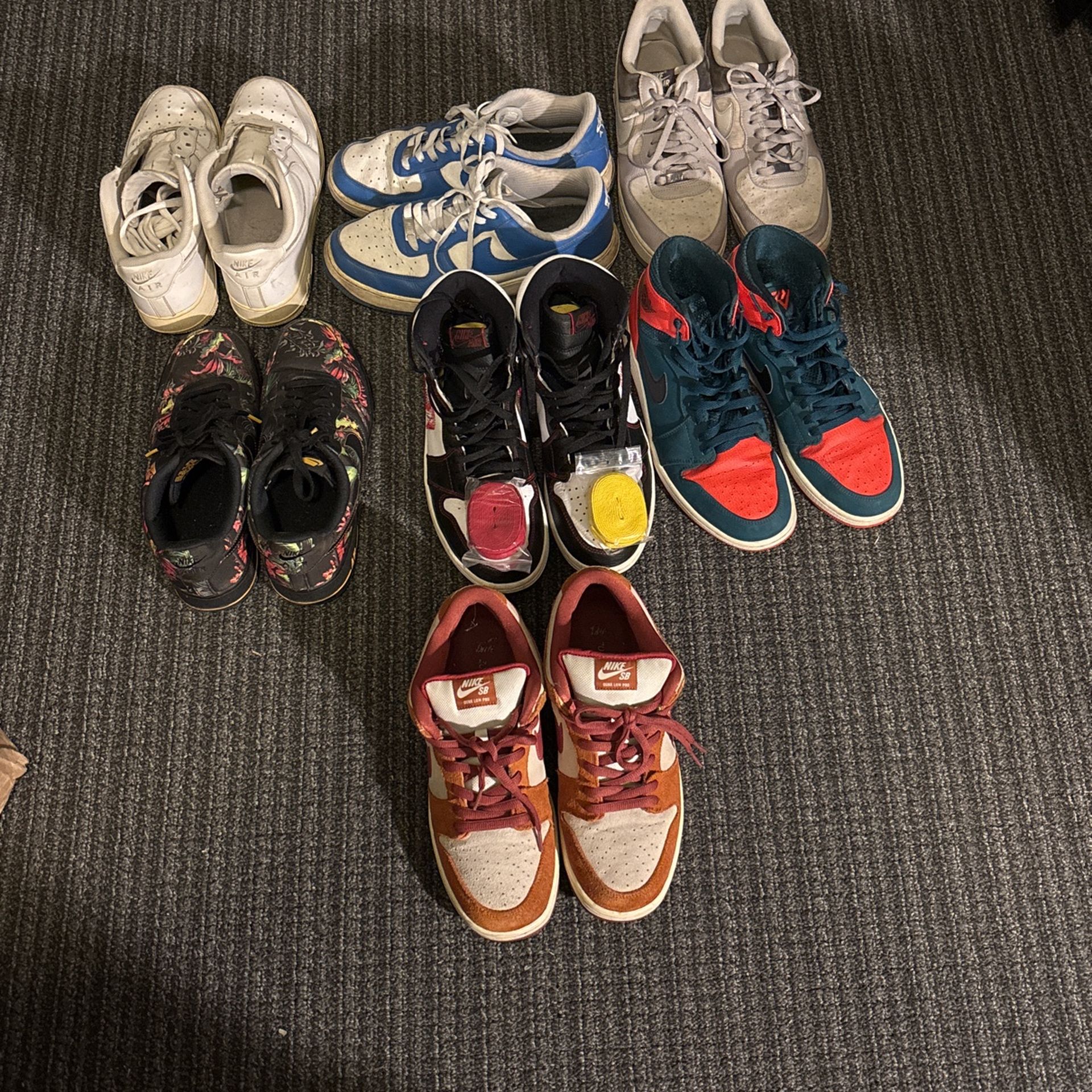 Sneaker Lot (1 Pair Dunks, 2 Jordan 1s, 4 AF1s)