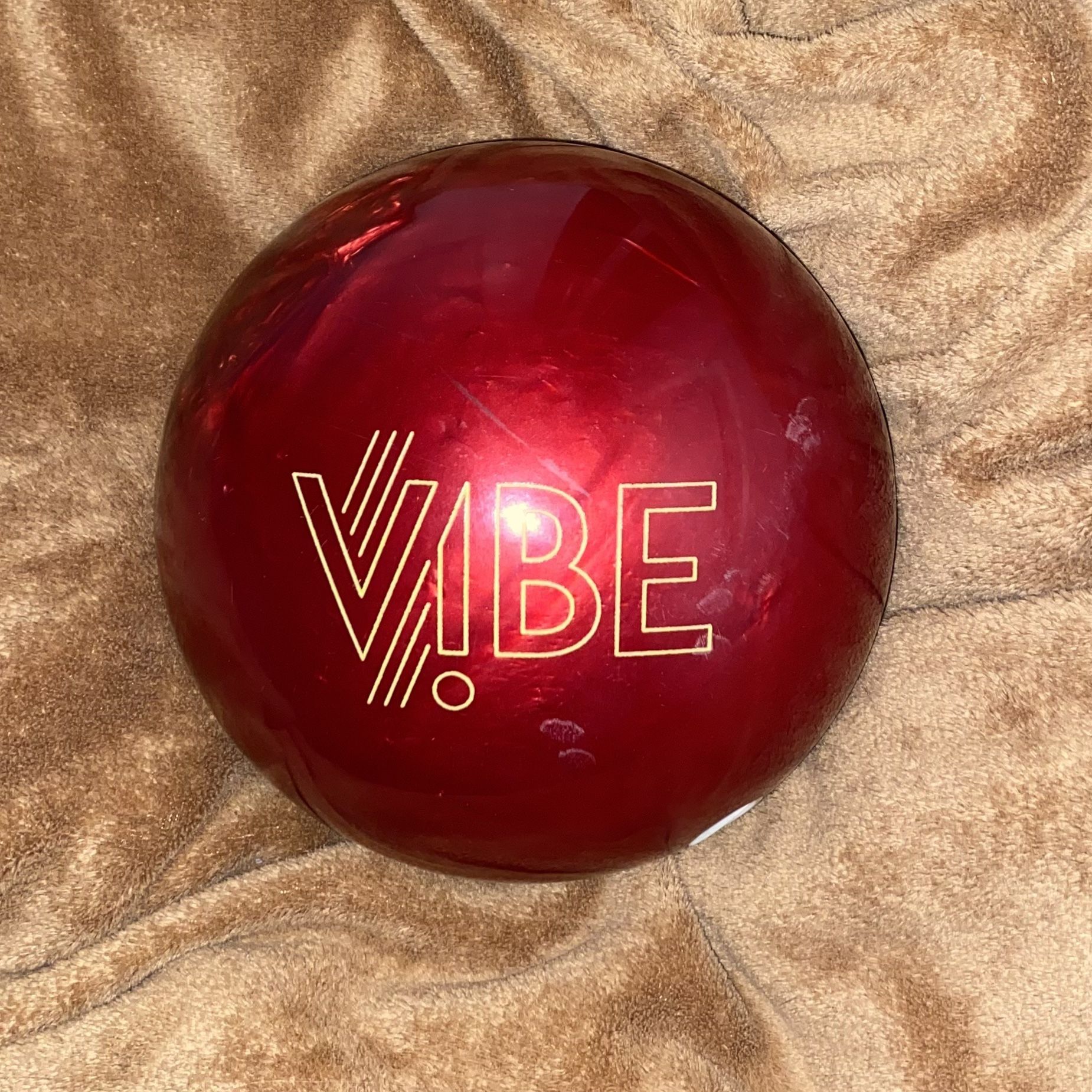 Hammer Red Pearl Vibe Bowling Ball 14 lb. With 49ers Black Bag for