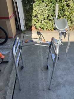 Platform Walker With Detachable Arm Support