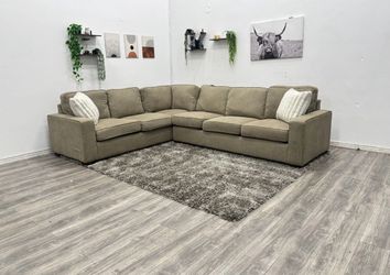 Thomasville Tan Sectional Couch - Free Delivery