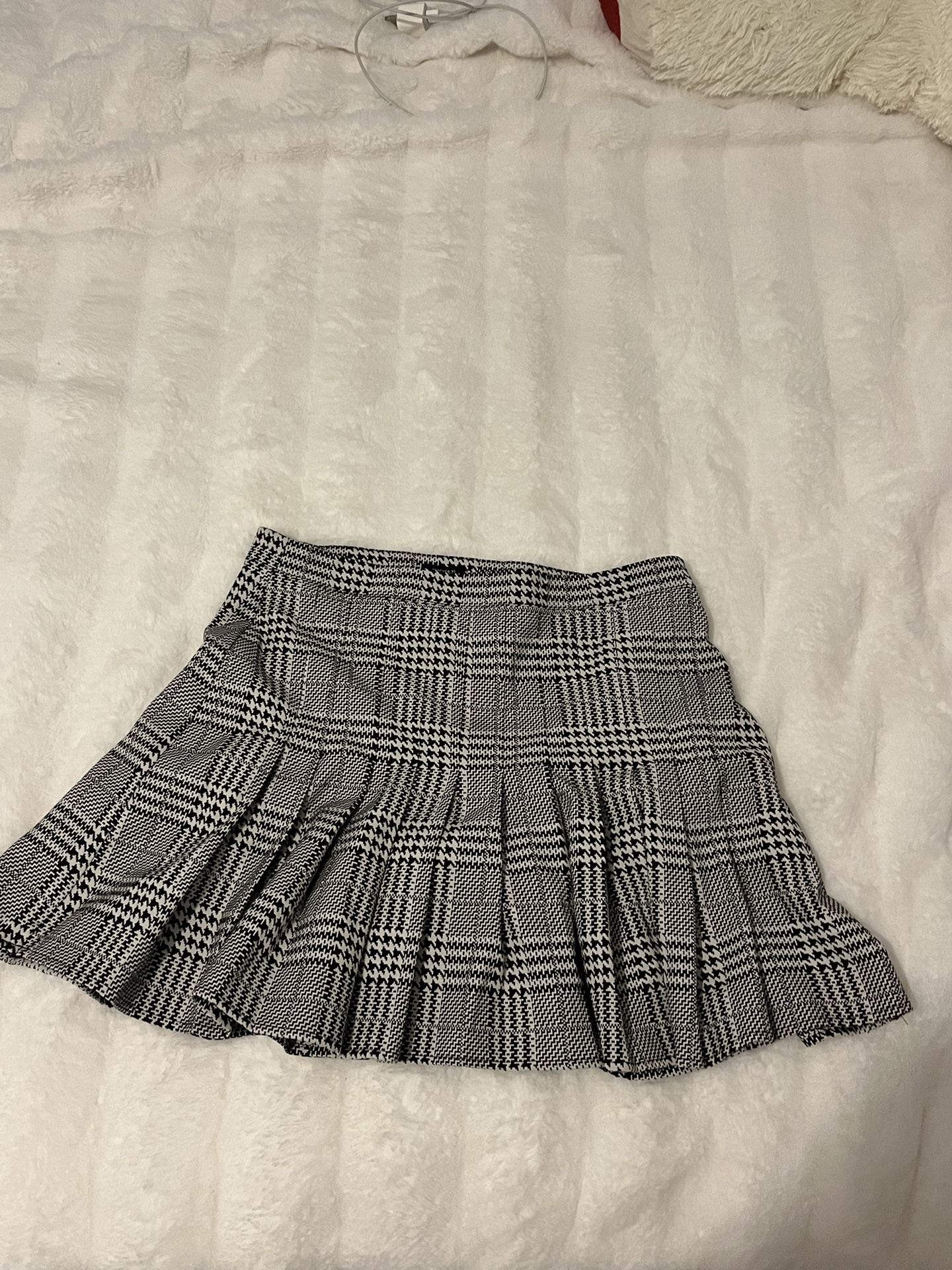black and white plaid skirt 