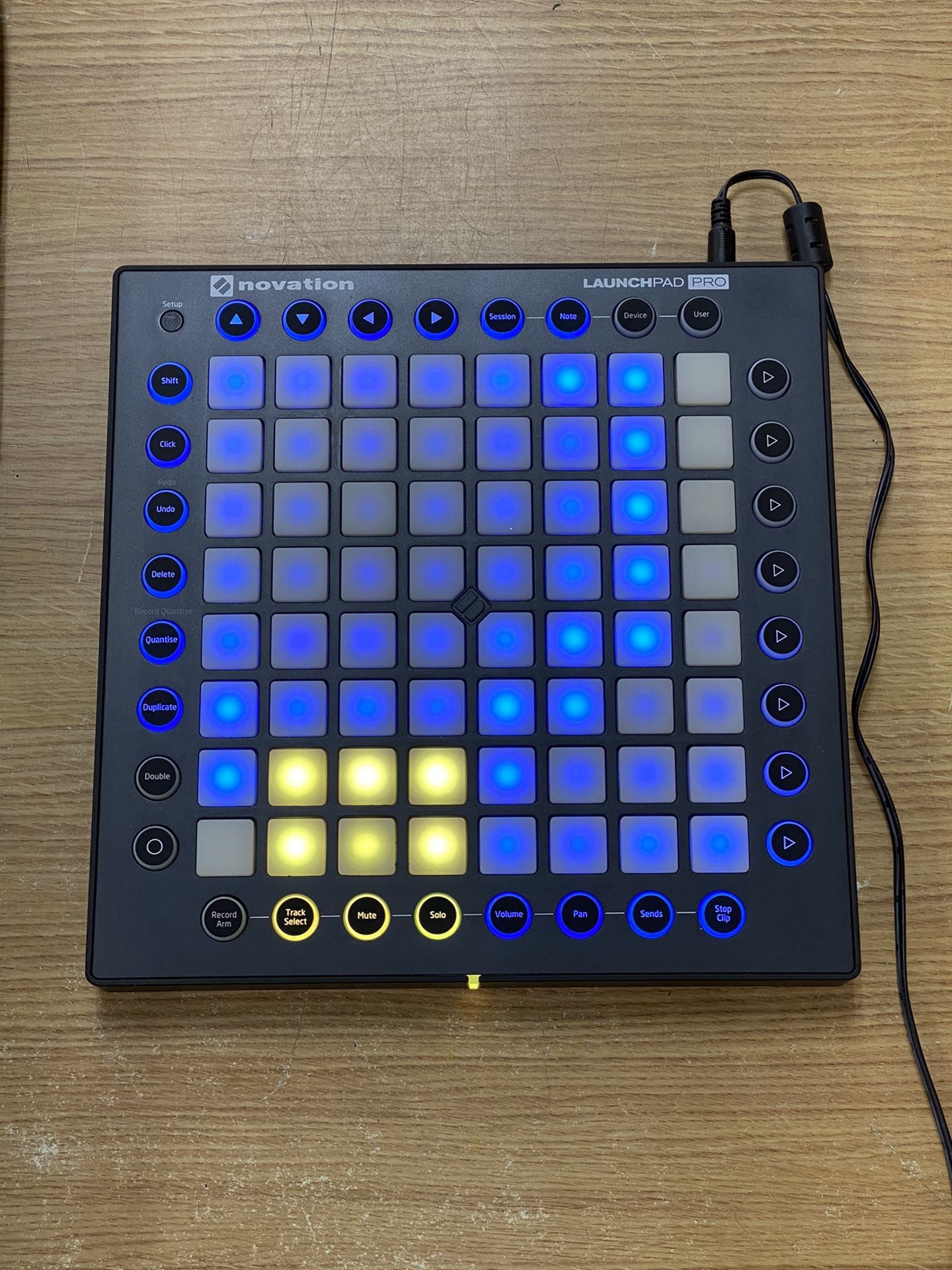 EXCELLENT CONDITION!! NOVATION LAUNCHPAD PRO (SOFTWARE NOT INCLUDED)