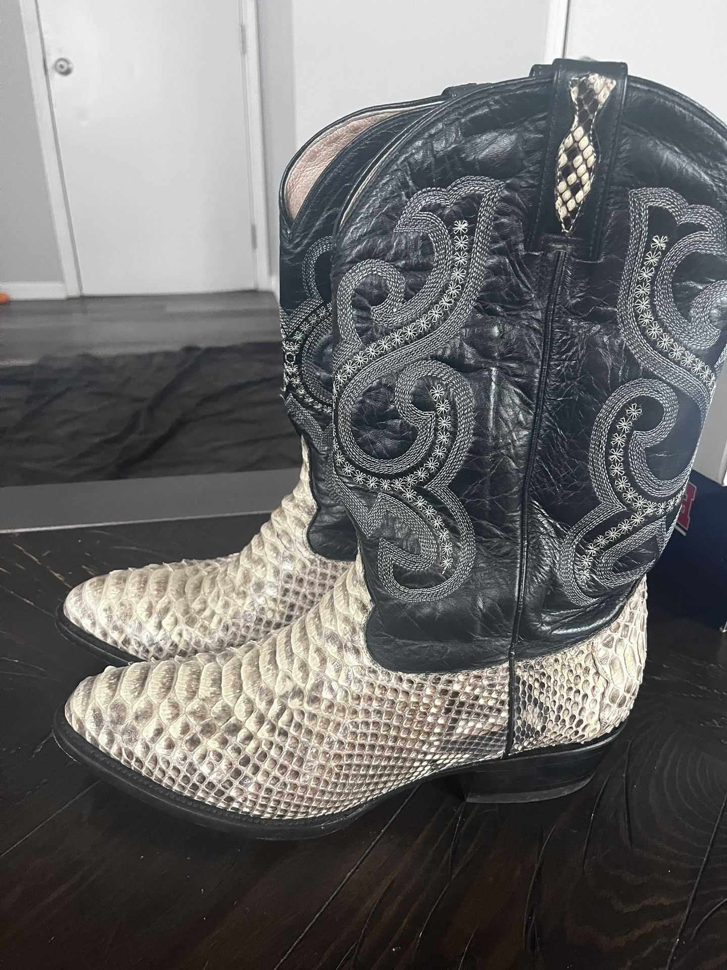 Men’s snake Skin Boots. Pistolero Size 12 1/2