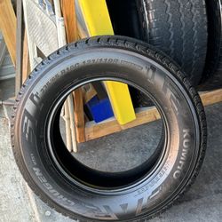 1 Used Tire Kumho Crugen HT51 235/65R16C. 90% tread. Low miles. 