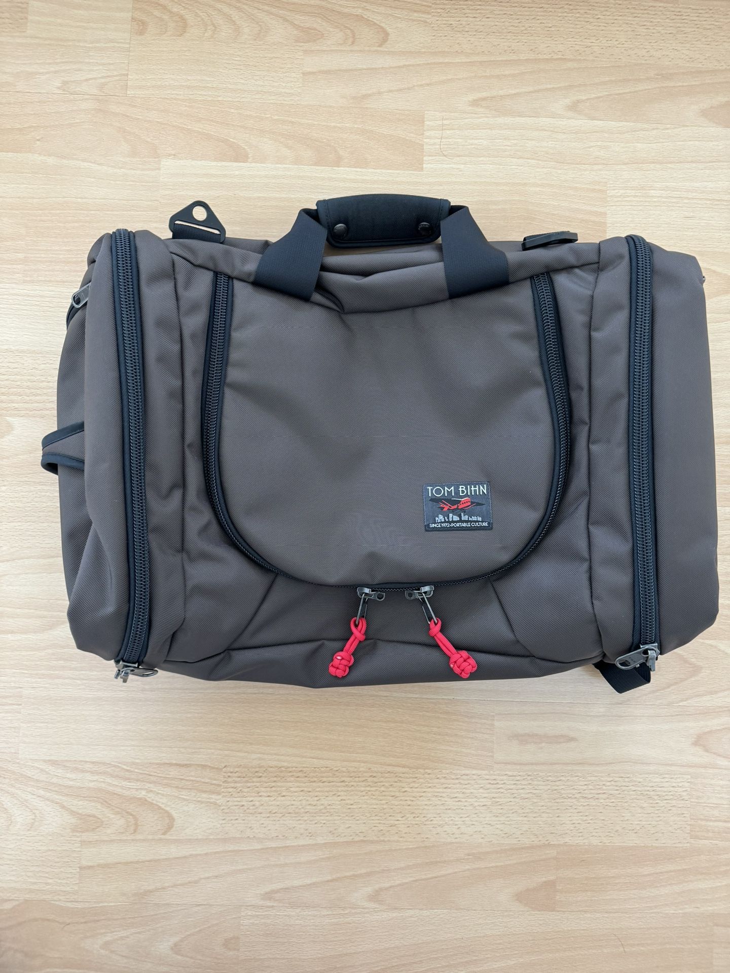 TOM BIHN AERONAUT 30 URSA BALLISTIC /ISLAND 200 HALCYON
