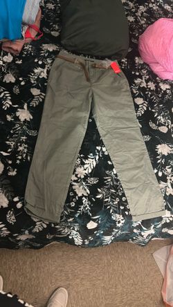 Women’s green pants size medium