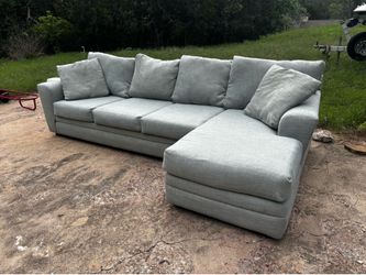 *FREE DELIVERY* Living Spaces 4 Seater Sectional