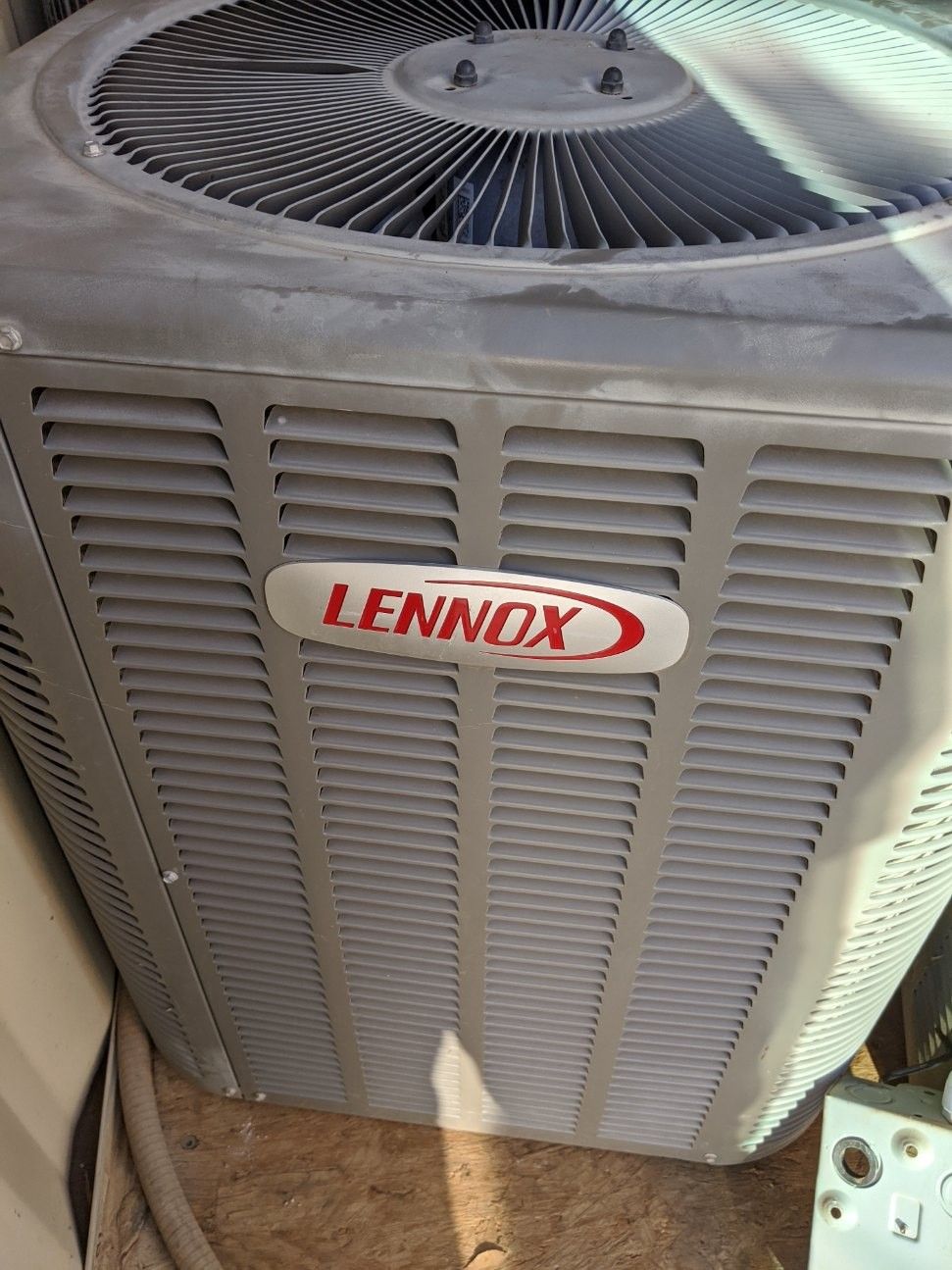 2010 Lennox 3 Ton AC Condenser straight cool Fully Charged with r410a refrigerant