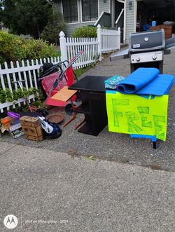FREE STUFF – PICKUP IN BOTHELL