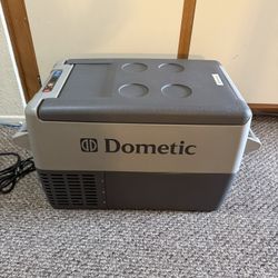 Dometic portable fridge CF 35