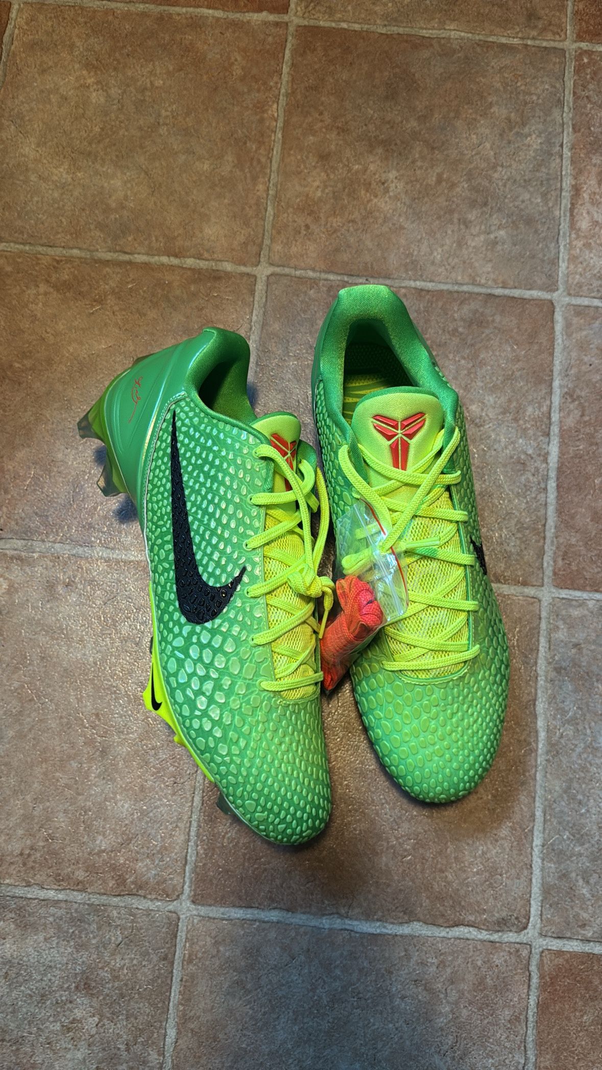 Kobe Grinch SE Cleat Size 15 Brand New No Box