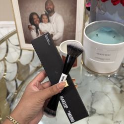 MAKEUP BY MARIO  F4 Dual-Ended Foundation and Face Brush🖤