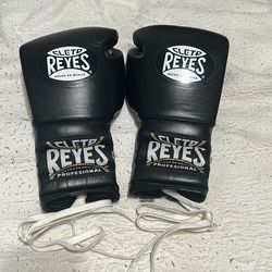 Clerk Reyes 14 oz Lace-up gloves