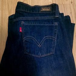 Levi 544 Ultimate Boot Cut Jeans..size 6 Womens..like New!