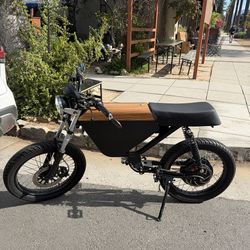 Onyx RCR e-bike 41AH/10A - Great Condition - Only 136 Miles