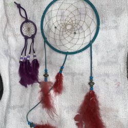 Set of 2 Dreamcatcher’s price takes both $10 Or Free with purchase 