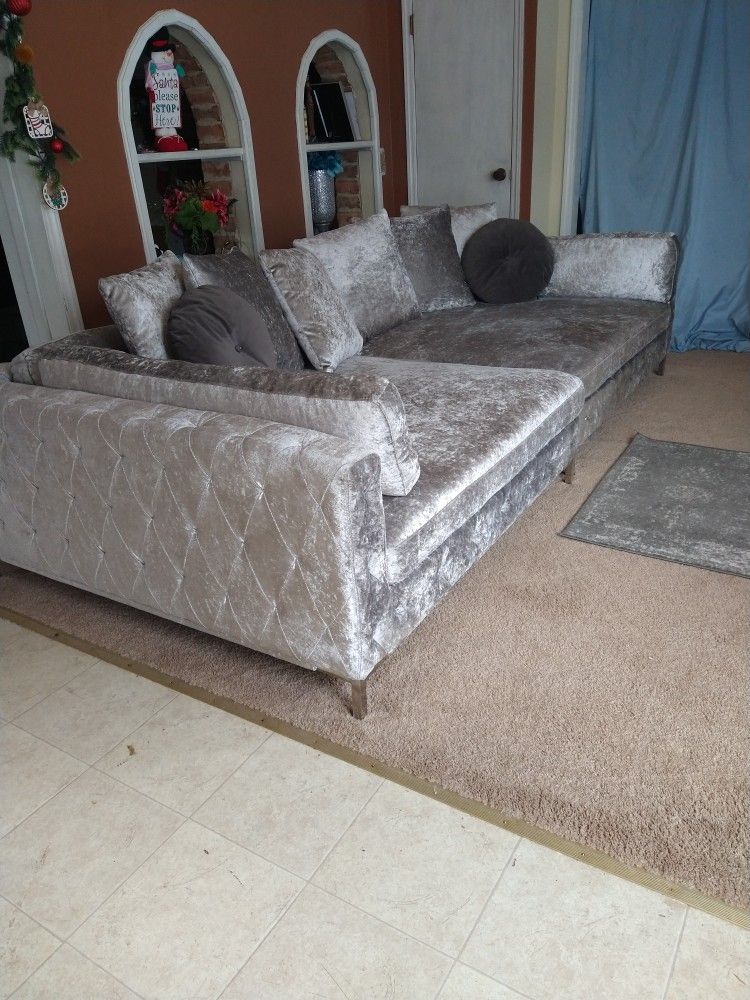 Large Gray Sectional FREE DELIVERY