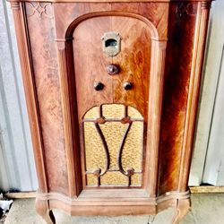 Beautiful Antique Vintage early 1900’s Wurlitzer Lyric High End Radio in Fancy Wood Cabinet for your home, business, bar, etc. Very Rare!!