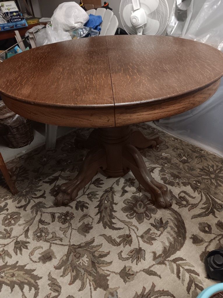 Antique Oak Round Table With Five Chairs
