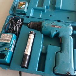 Makita 6011D Cordless Drill