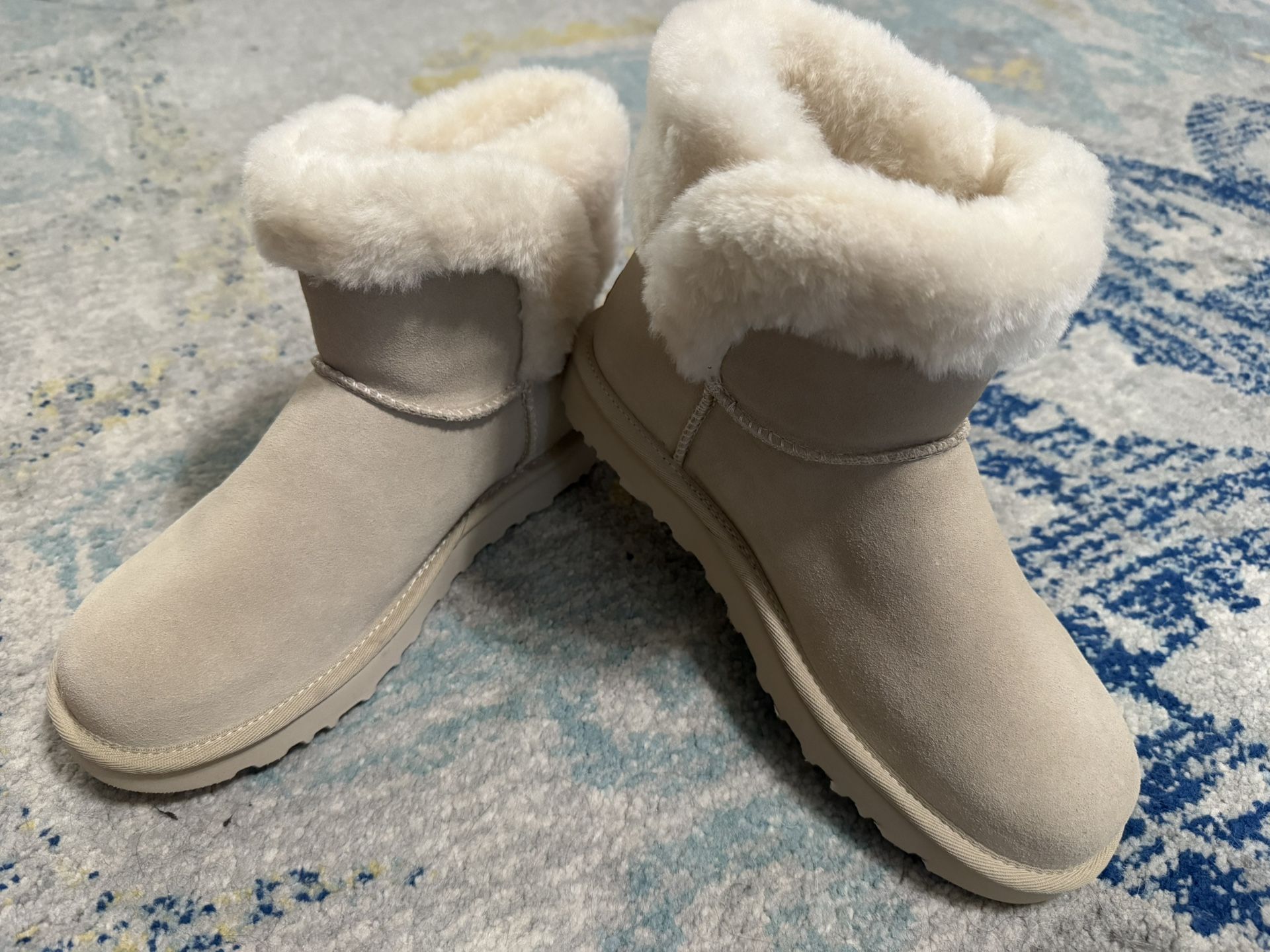 NEW Ugg Saniya Boots Women’s 7
