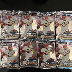Year 2000 Fleer “Impact” NFL Football Pack SEALED