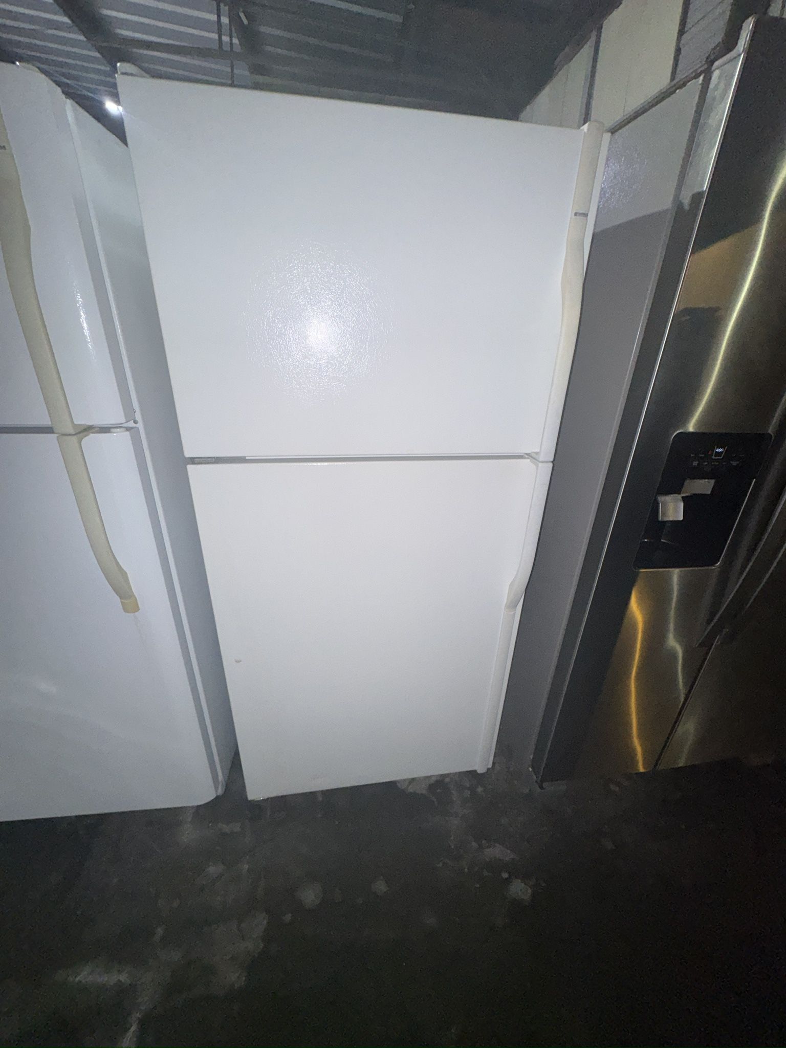 Kenmore Refrigerator 28"Width