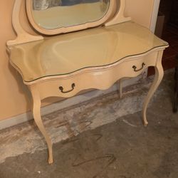 Vintage Dresser And Nightstand 