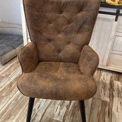 Dolonm Rustic Accent Chair