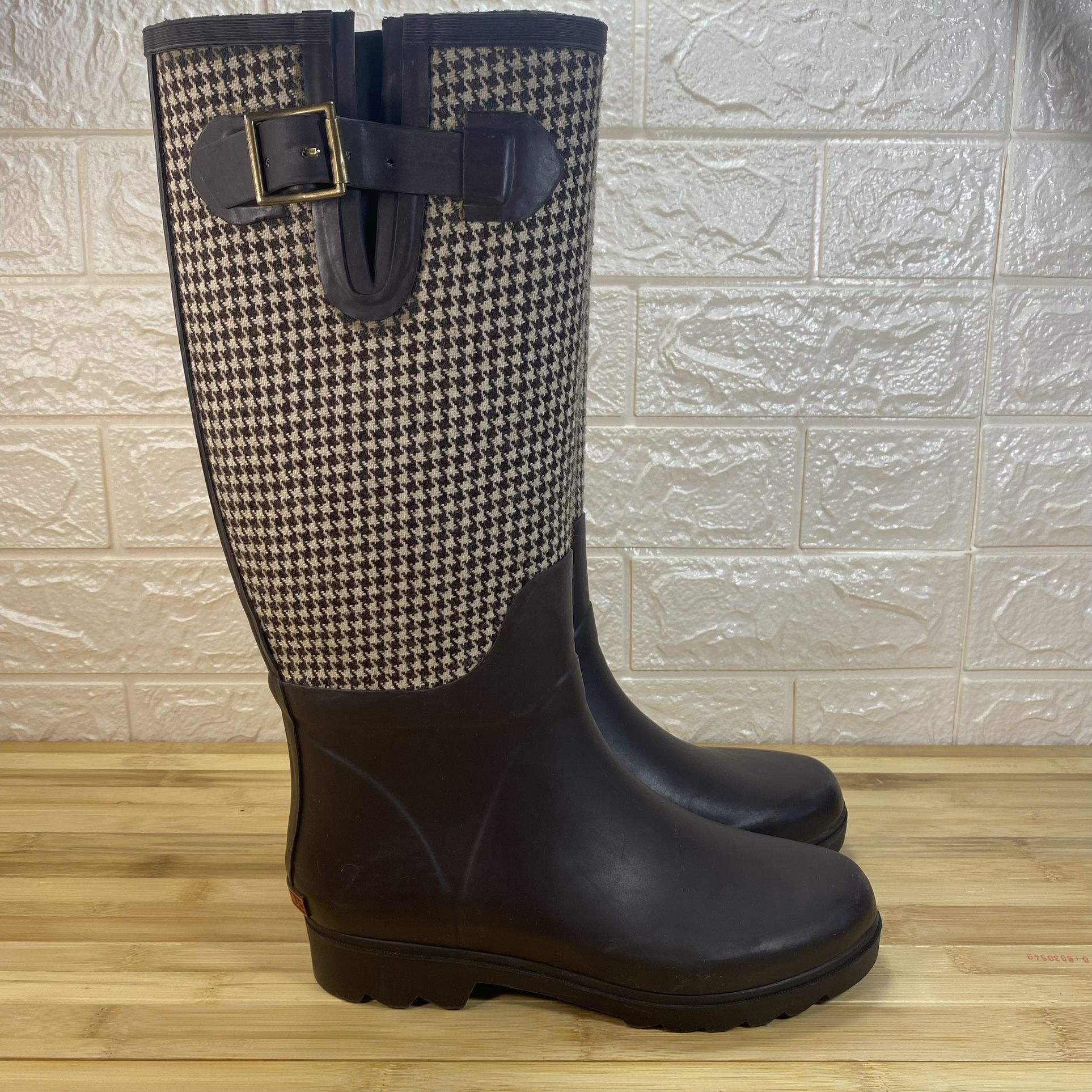 Banana Republic English Riding Rubber Rain Boots Womens Size 6 Black White