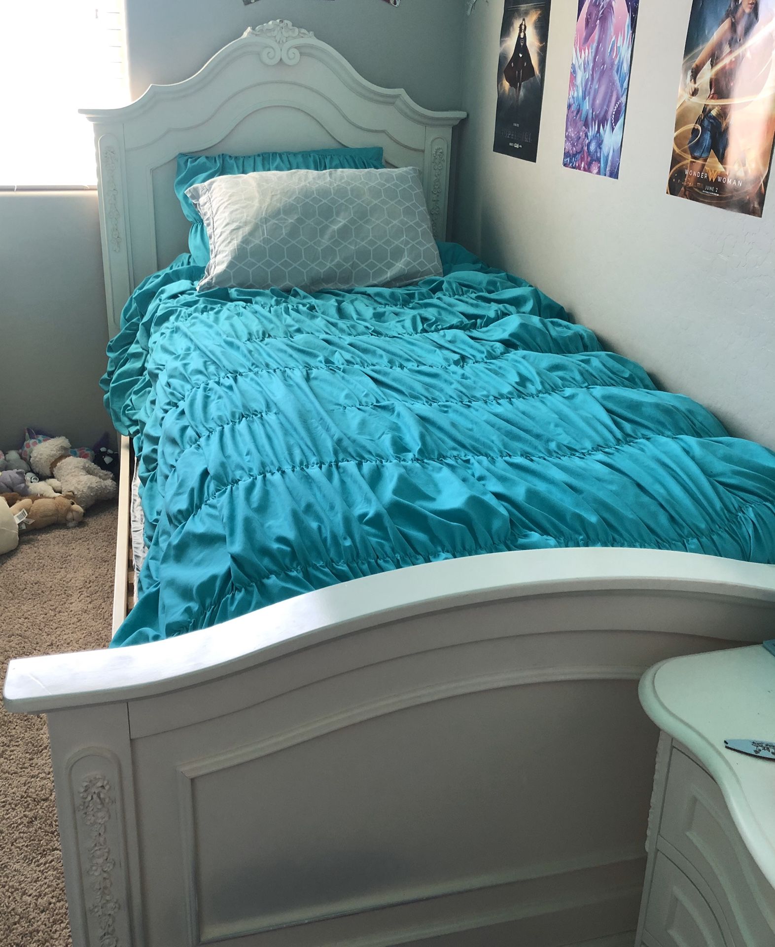 Twin bed