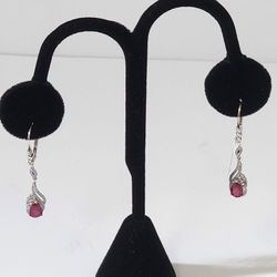 14KWG 3.2g Ruby /DIA Earrings .62CT 
