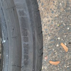 Tire 245 35 20