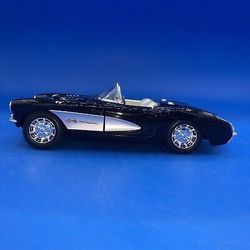1957 Chevy Corvette Convertible Black Maisto 1/24 Scale Diecast Model Car

