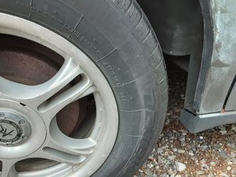 Dextero 215/65R16 tire