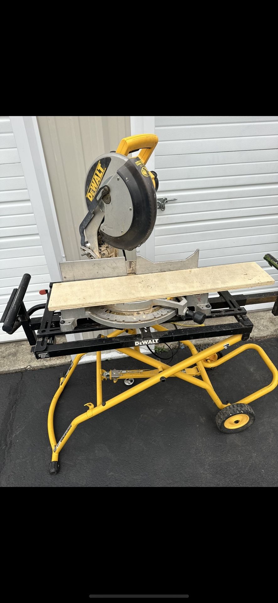 Dewalt Compound Miter Saw