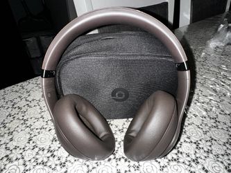 Beats Studio Pro Bluetooth Wireless Headphones 