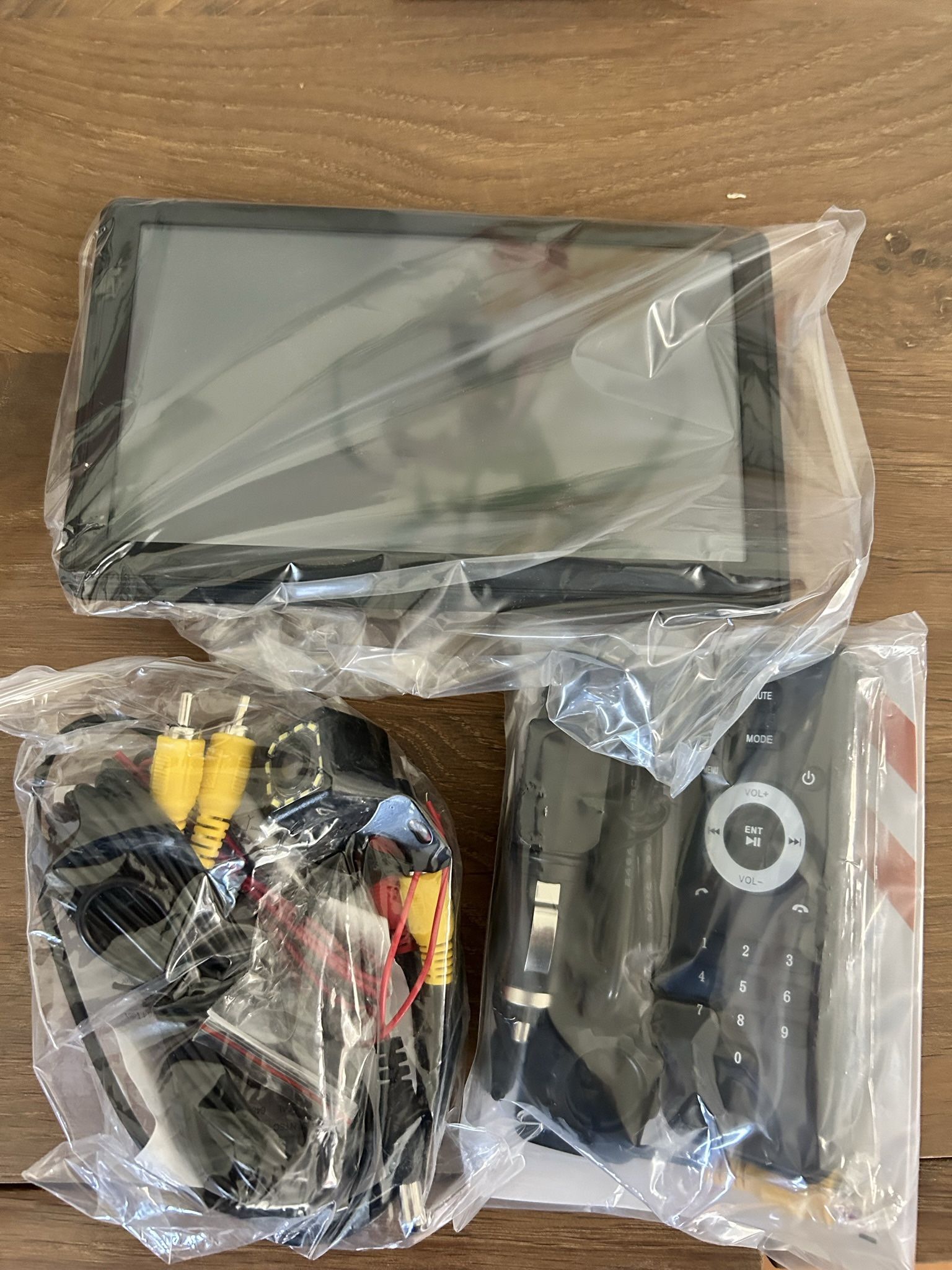 Carplay Display With Rearview Camera